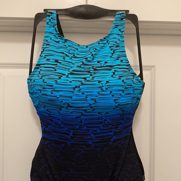 Reebok Swimwear - Picture 3 of 4